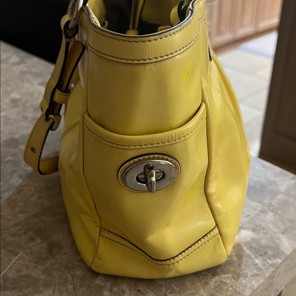 Coach Vintage East West Gallery Yellow Patent Leather Tote Bag. GUC. - Picture 11 of 15